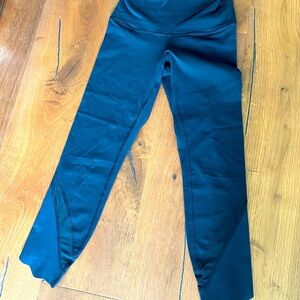 Lululemon leggins 3/4 length size 4